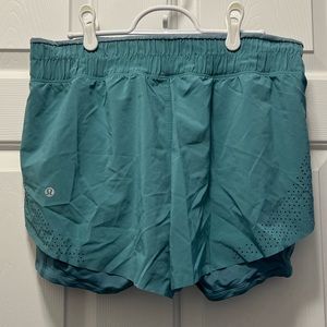 NWOT Size 10 lululemon athletic shorts